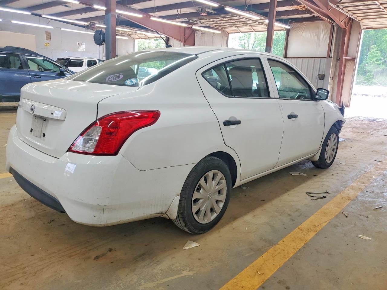 Nissan Versa 1.6 S