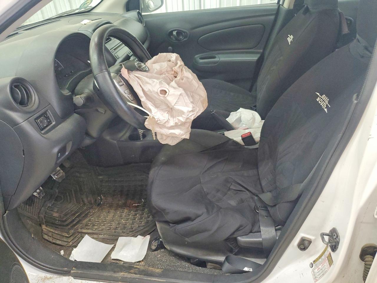 Nissan Versa 1.6 S
