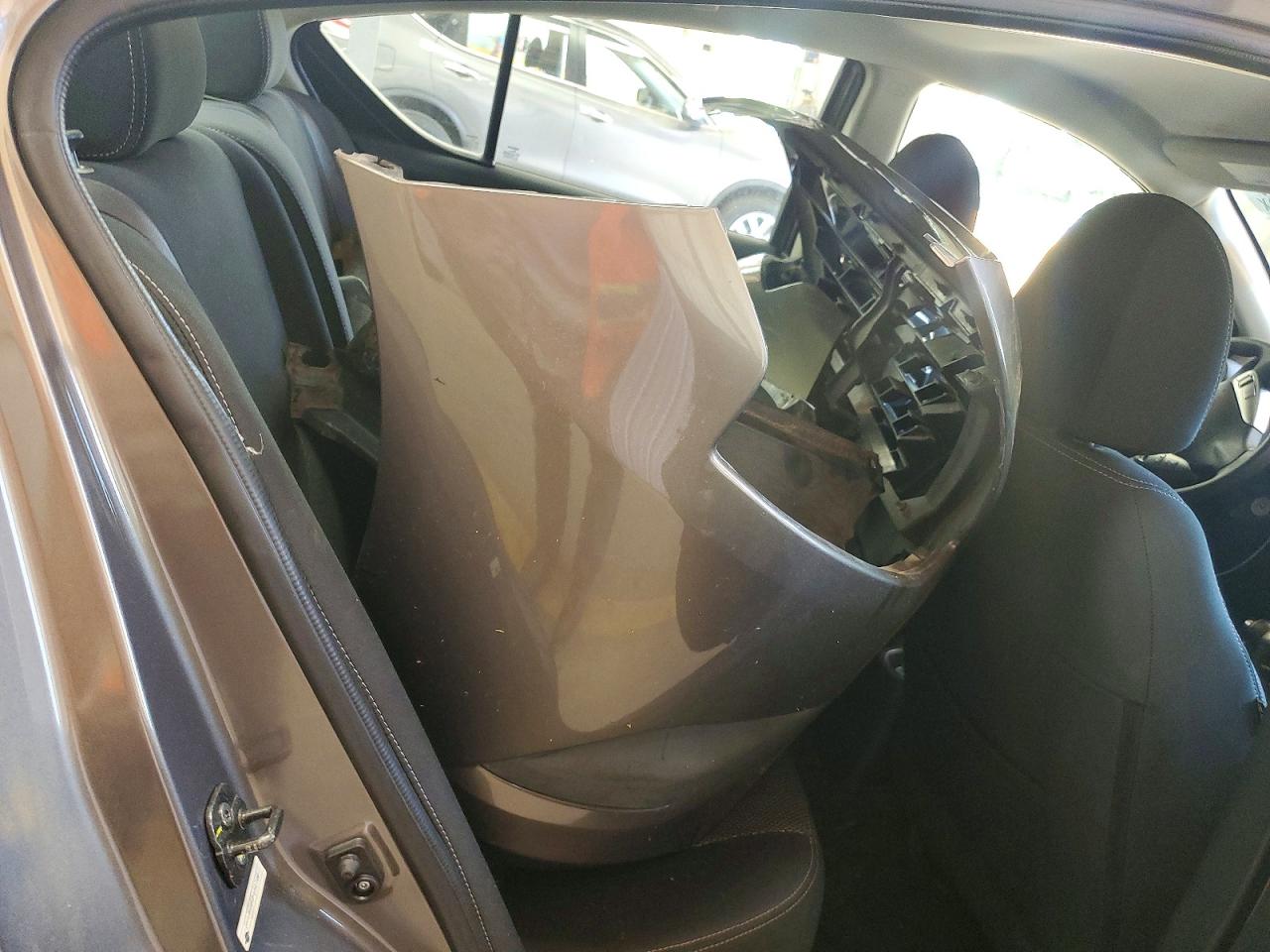 Nissan Versa 1.6 Sv