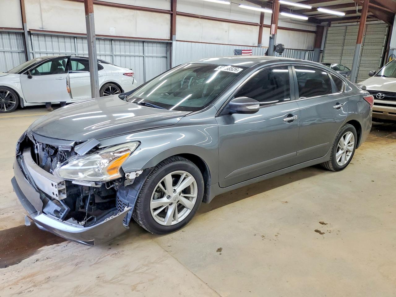 Salvage Nissan Altima Image