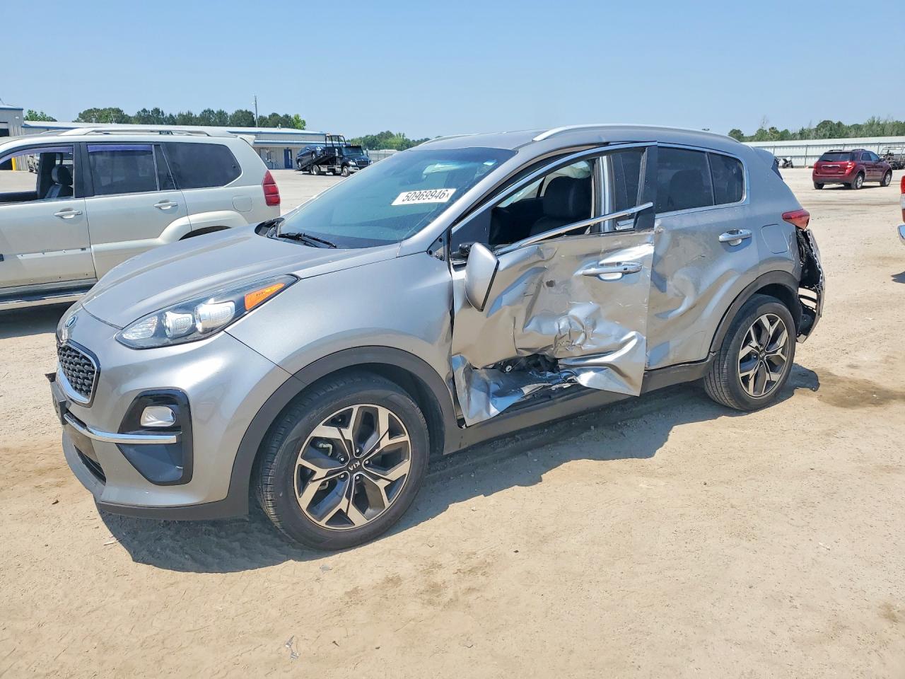 Salvage Kia Sportage Image