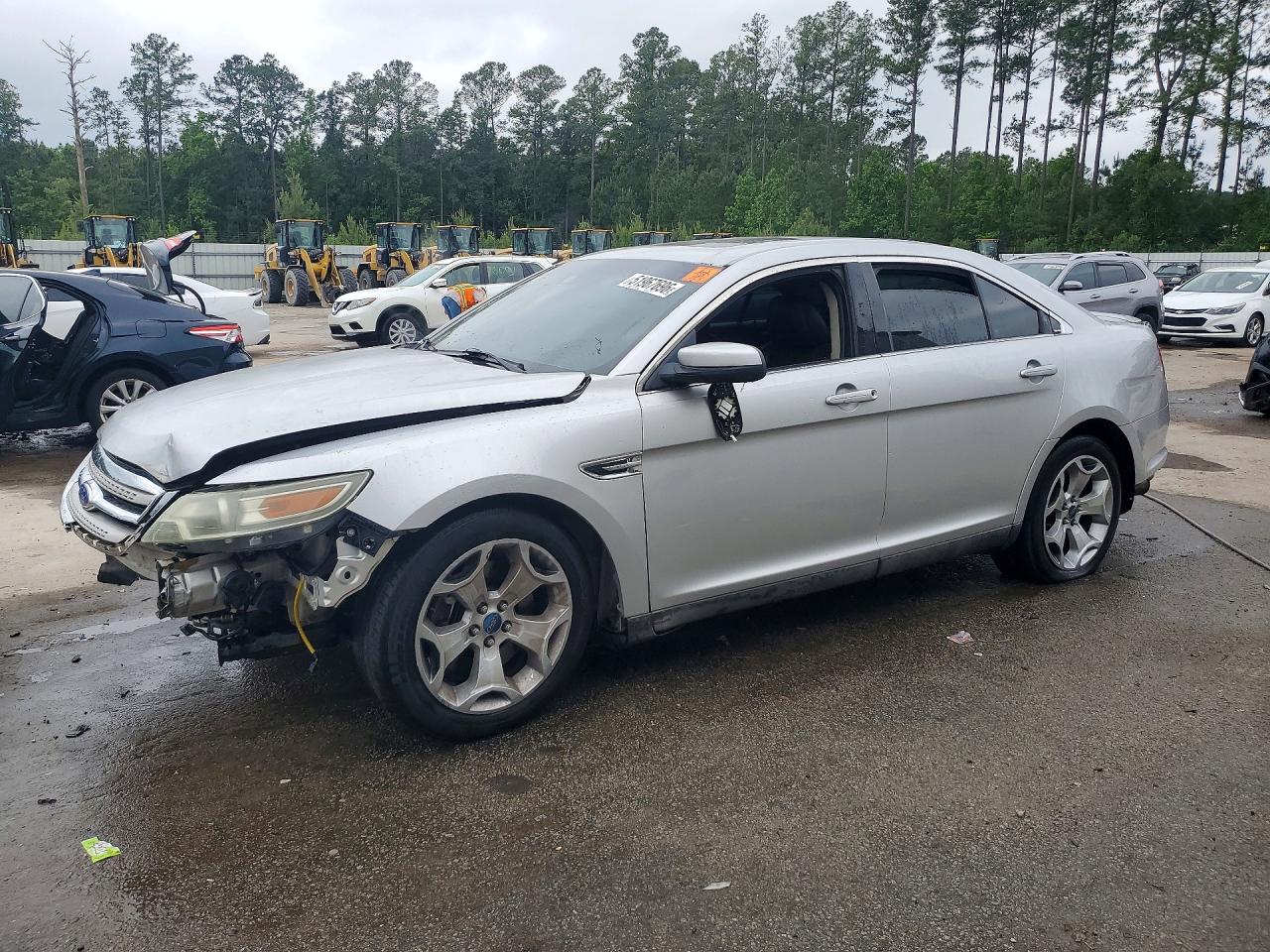 Salvage Ford Taurus Image