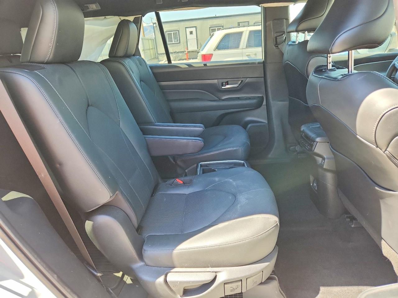 Toyota Grand Highlander Hybrid Nightshade