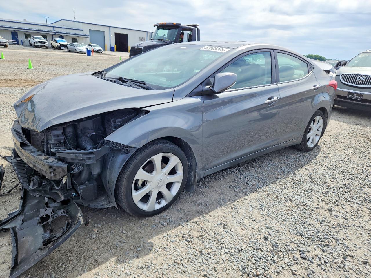 Salvage Hyundai ELANTRA Image