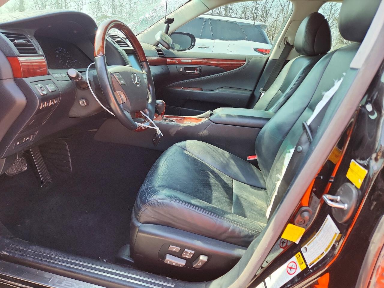 Lexus LS Base