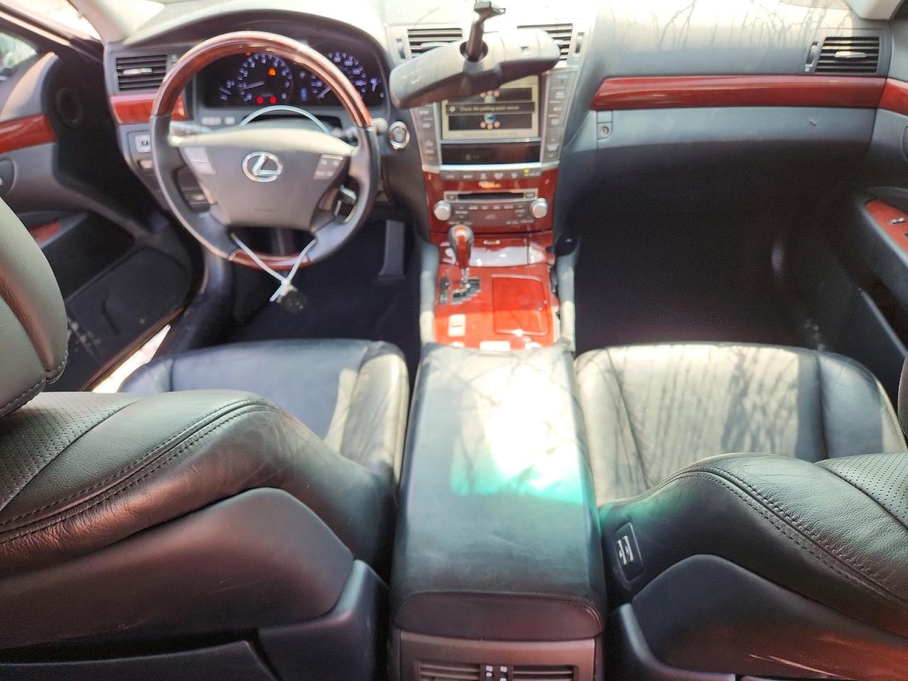Lexus LS Base