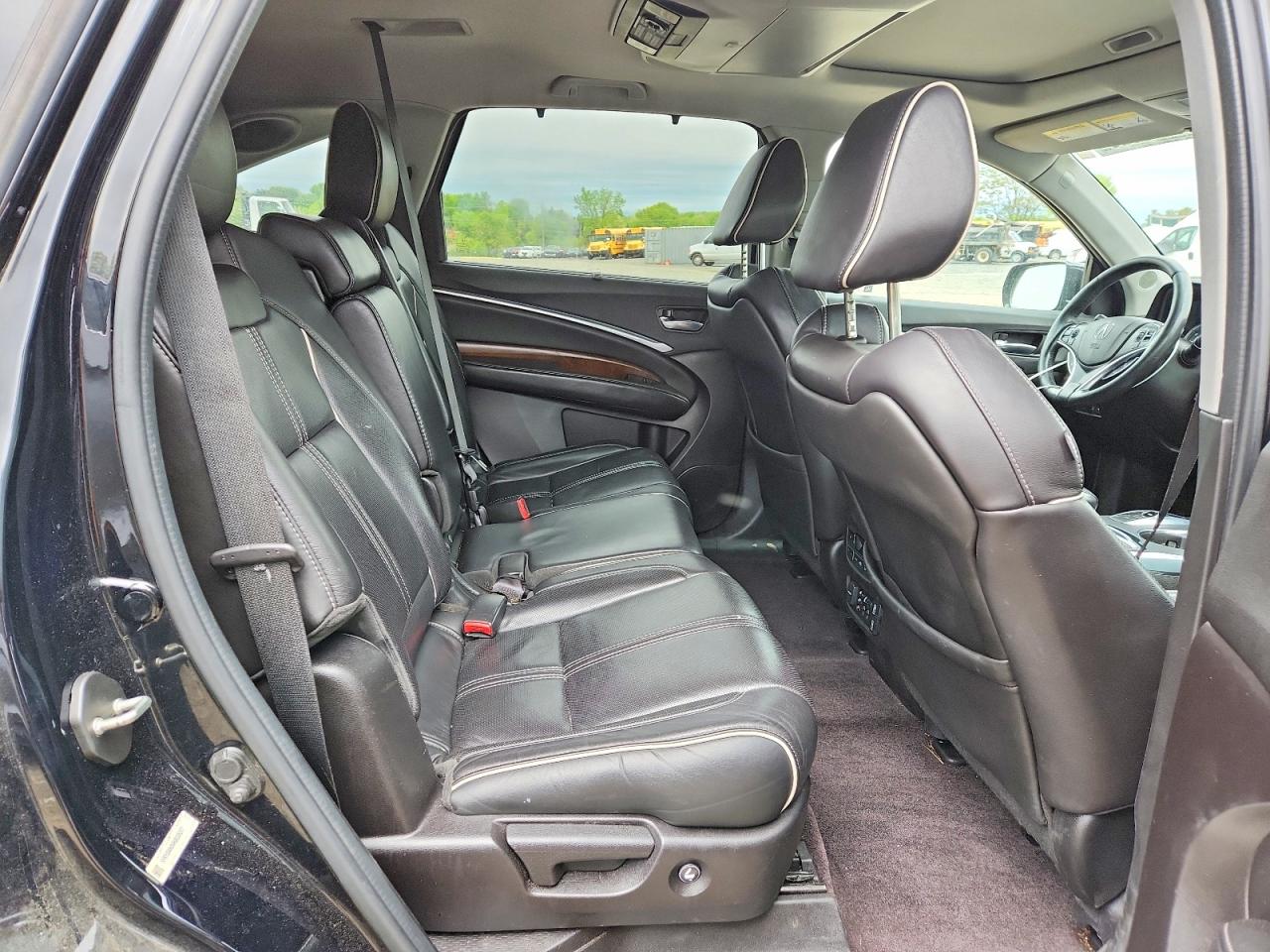 Acura MDX Advance