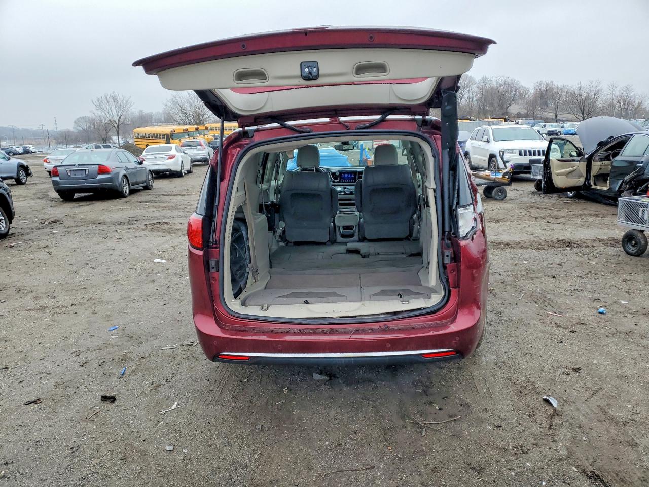 Chrysler Pacifica Touring L