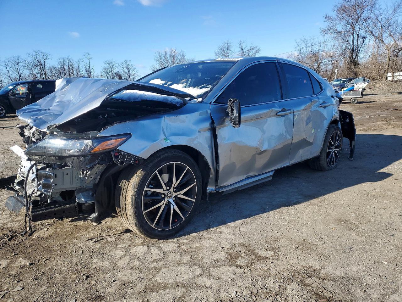 Salvage Toyota Camry Image