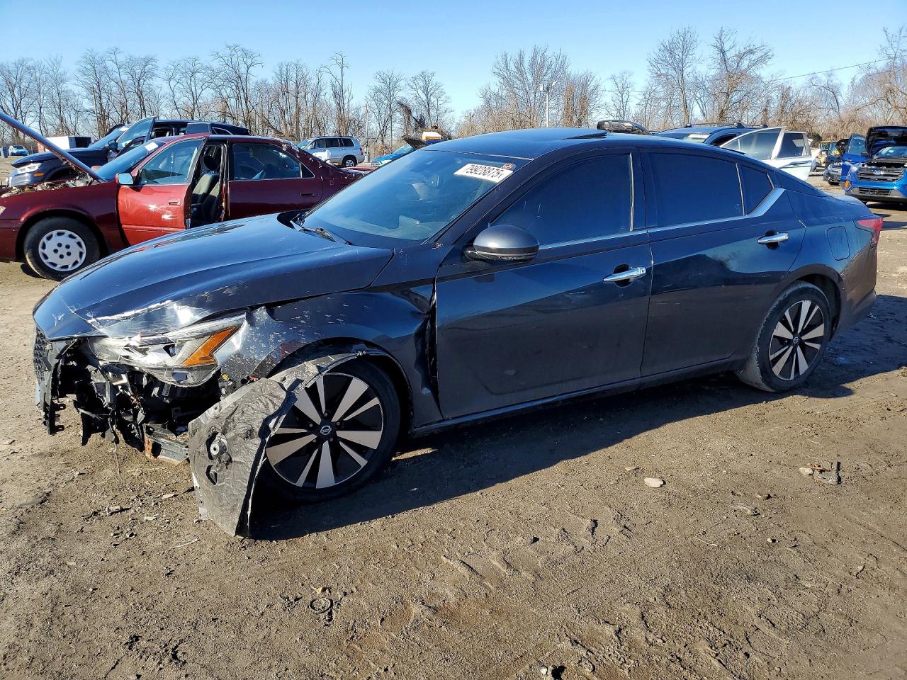 Salvage Nissan Altima Image