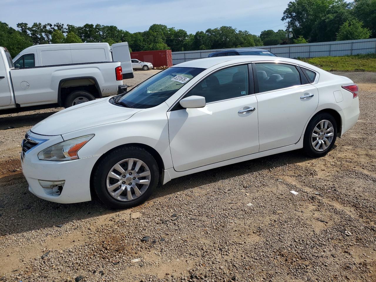 Salvage Nissan Altima Image
