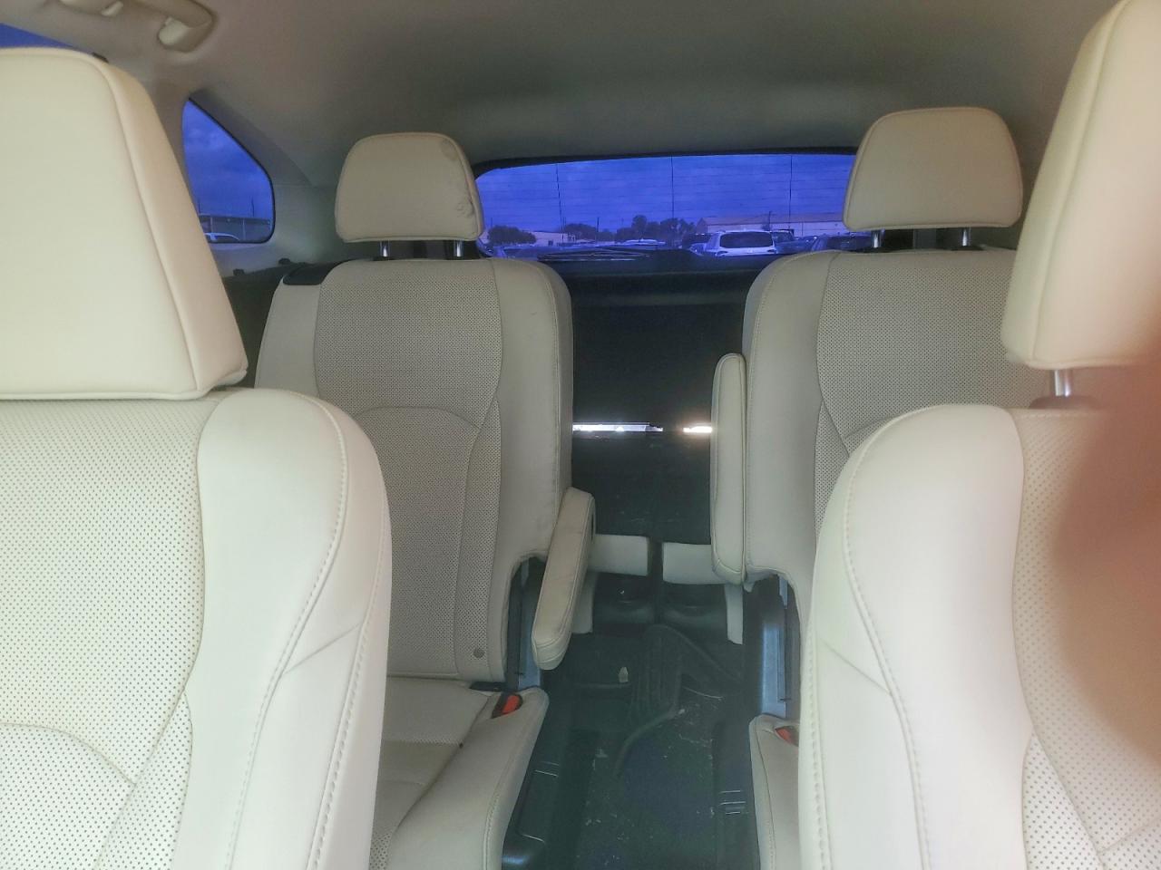 Lexus RX Base