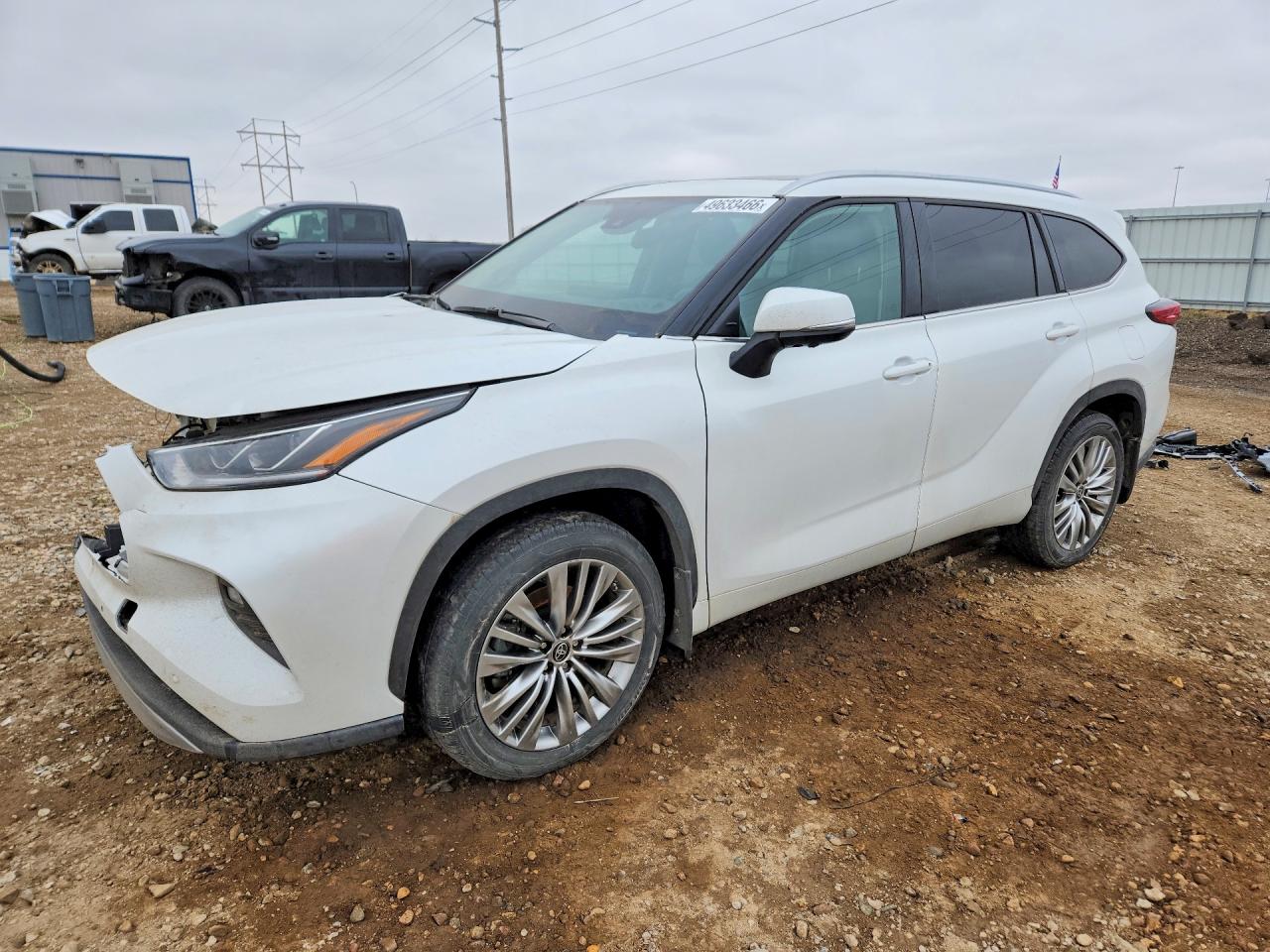 Salvage Toyota Highlander Image