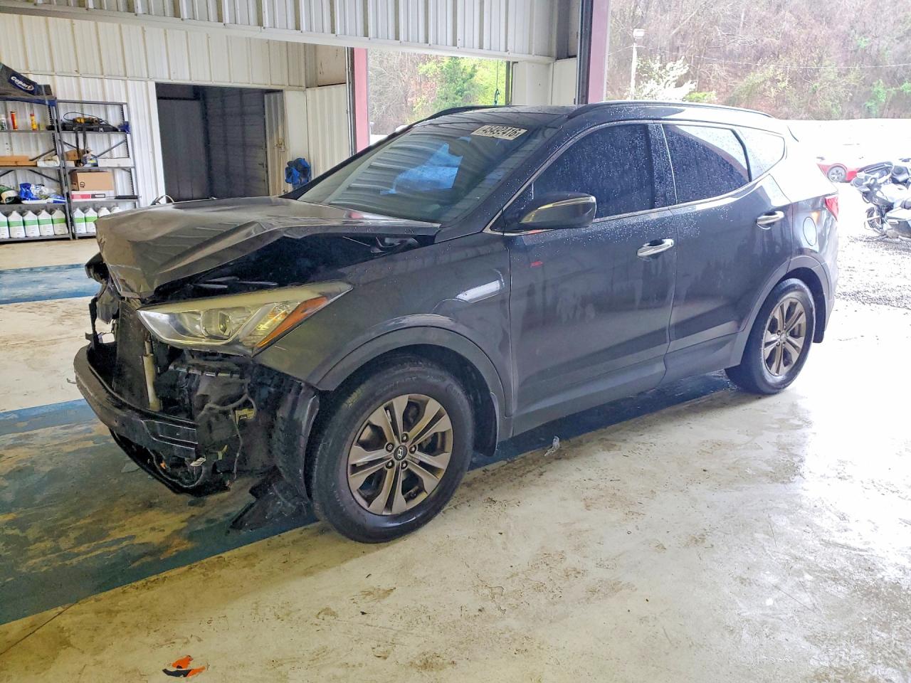 Salvage Hyundai SANTA FE Image