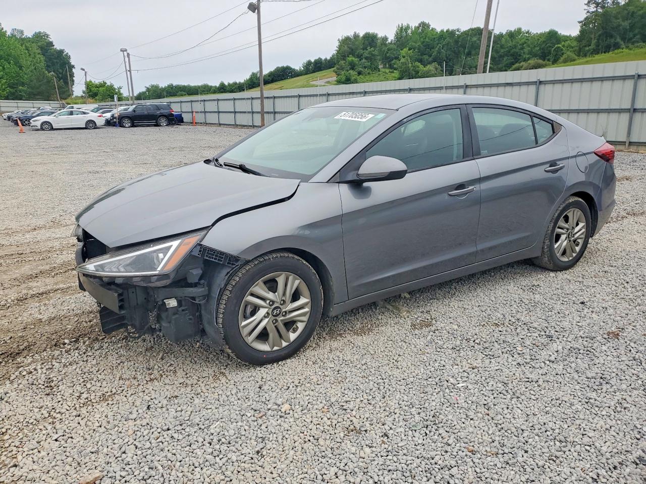 Salvage Hyundai ELANTRA Image