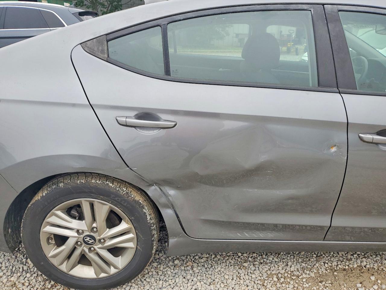 Hyundai ELANTRA Sel