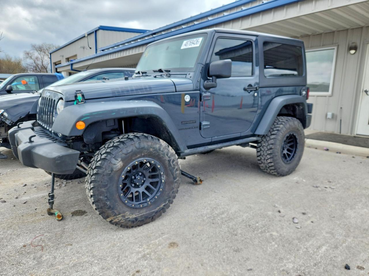 Salvage Jeep Wrangler Image