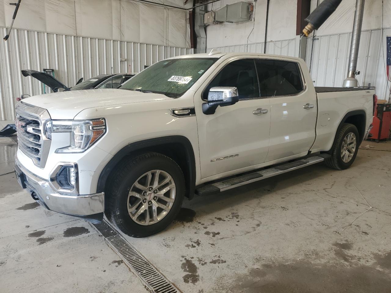 Salvage GMC Sierra Image