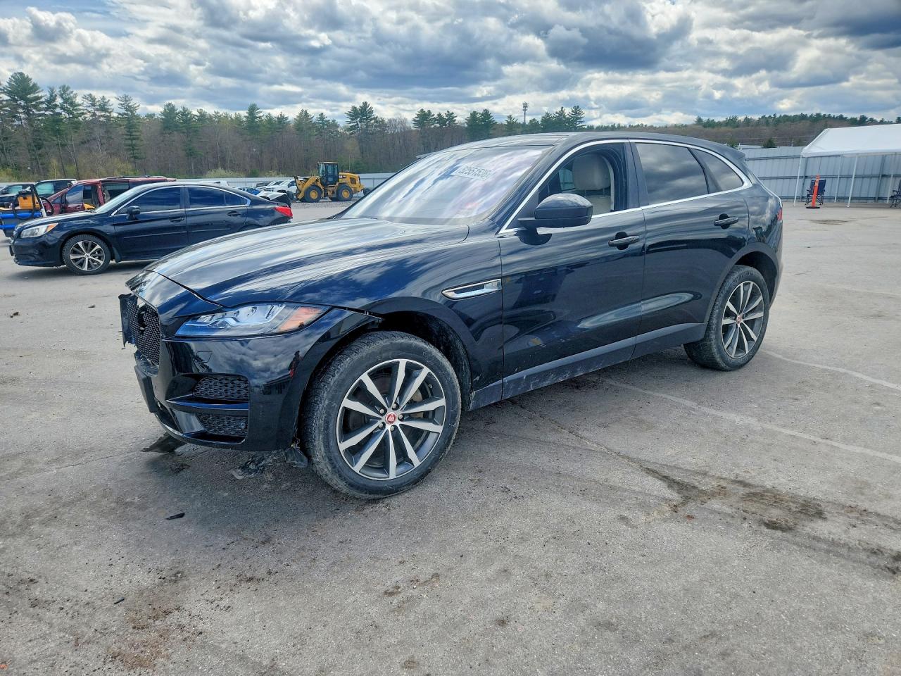 Salvage Jaguar F-PACE Image