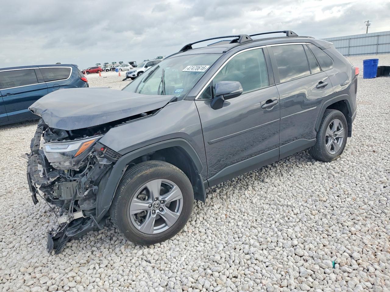 Salvage Toyota RAV4 Image