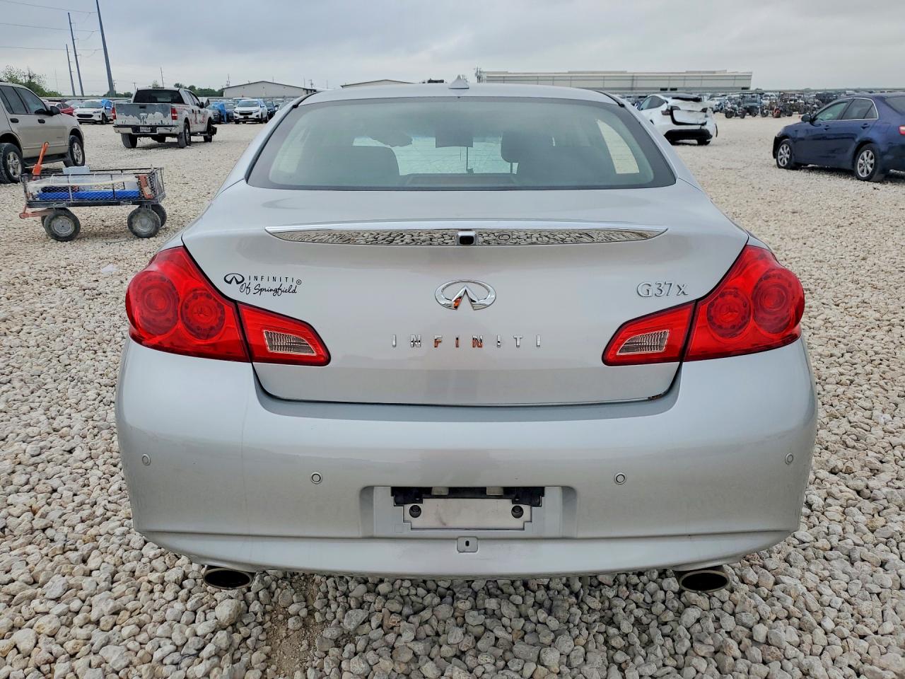 INFINITI G37 X
