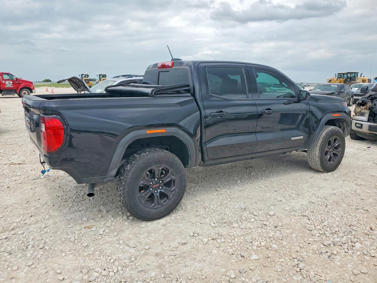 GMC Canyon Elevation