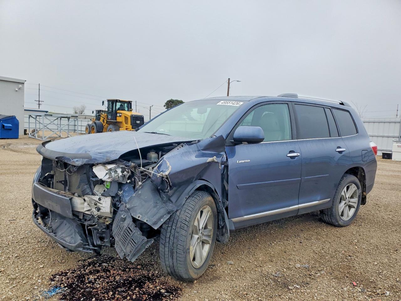 Salvage Toyota Highlander Image