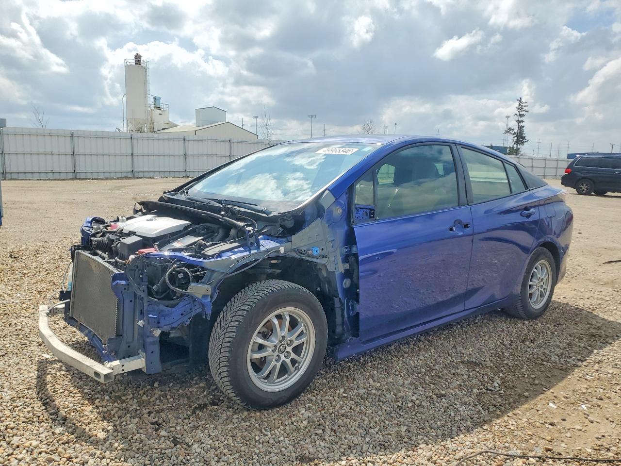 Salvage Toyota Prius Image