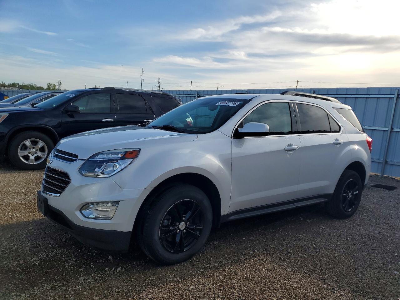 Salvage Chevrolet Equinox Image