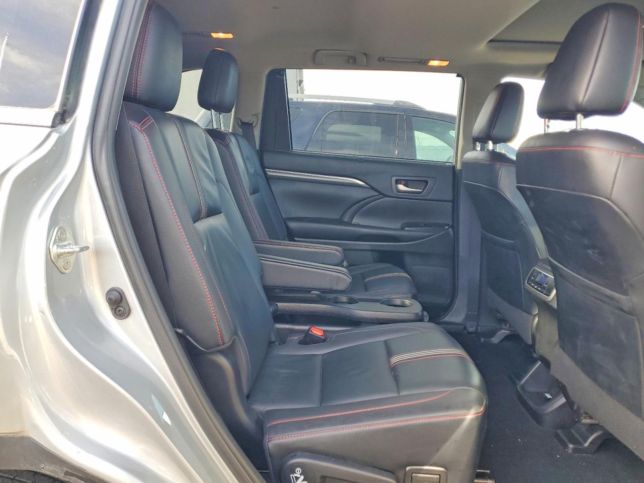 Toyota Highlander Se
