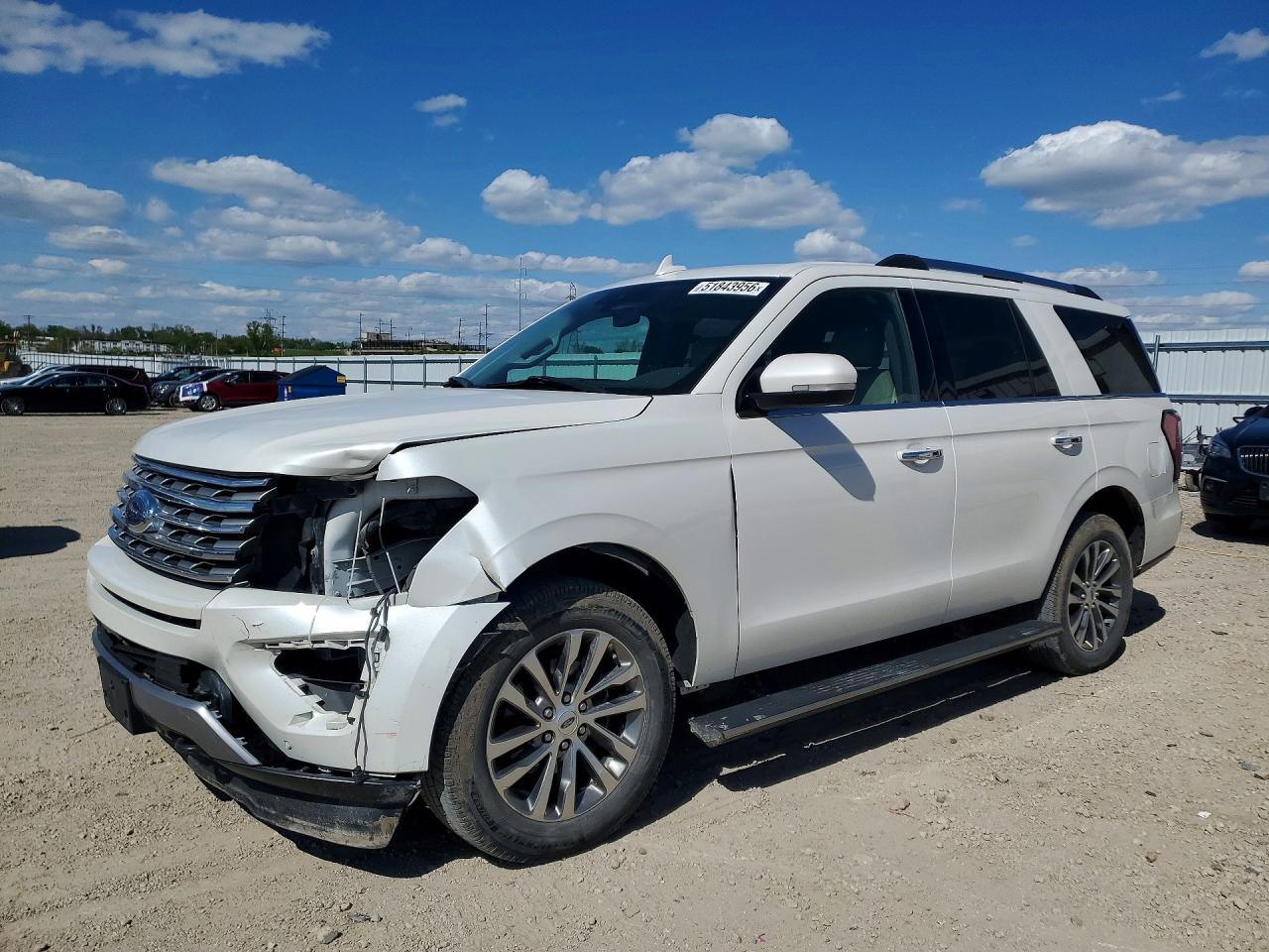 Salvage Ford Expedition Image