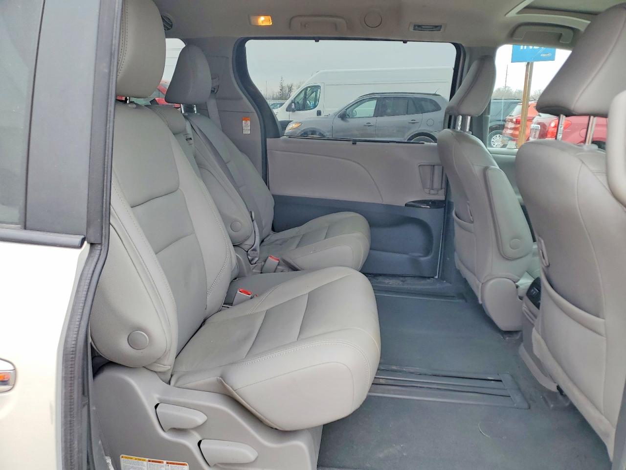 Toyota Sienna Xle 8-passenger