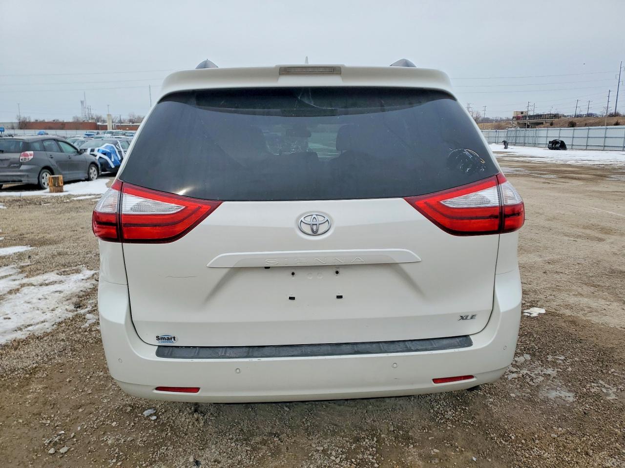 Toyota Sienna Xle 8-passenger