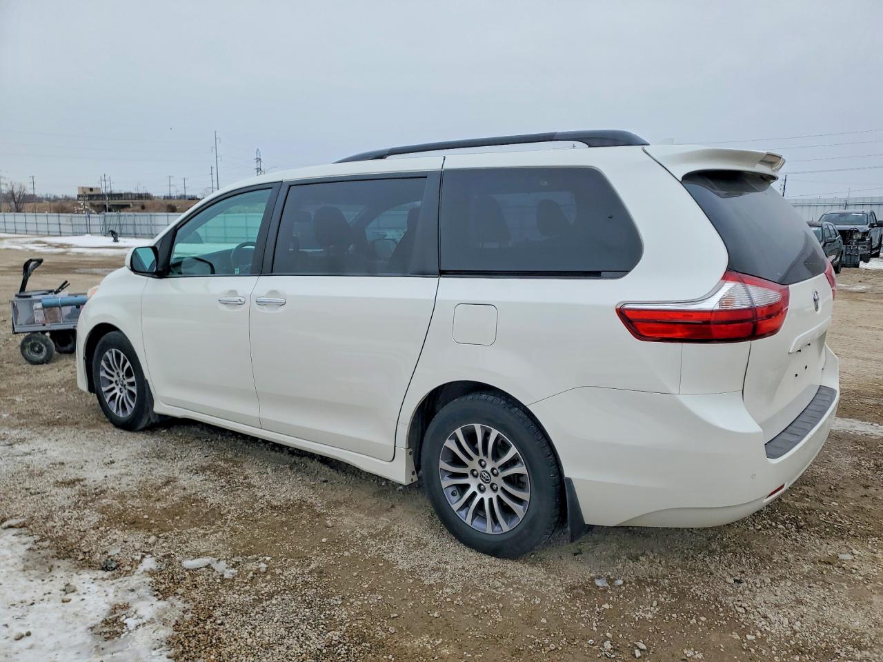 Toyota Sienna Xle 8-passenger