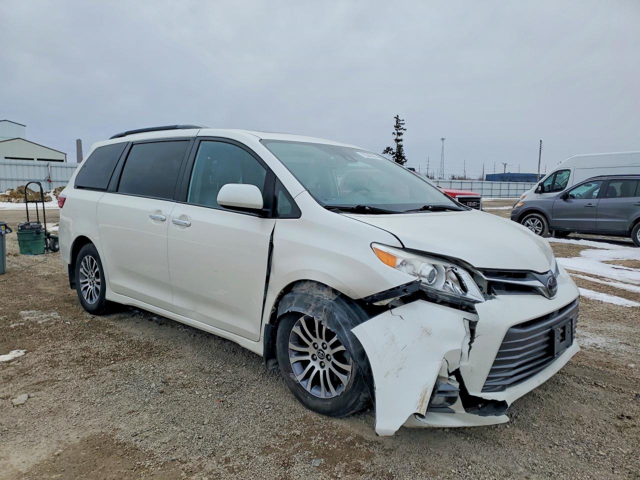 Toyota Sienna Xle 8-passenger