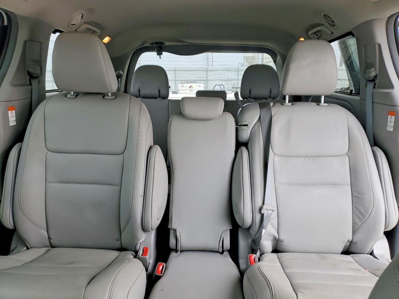 Toyota Sienna Xle 8-passenger