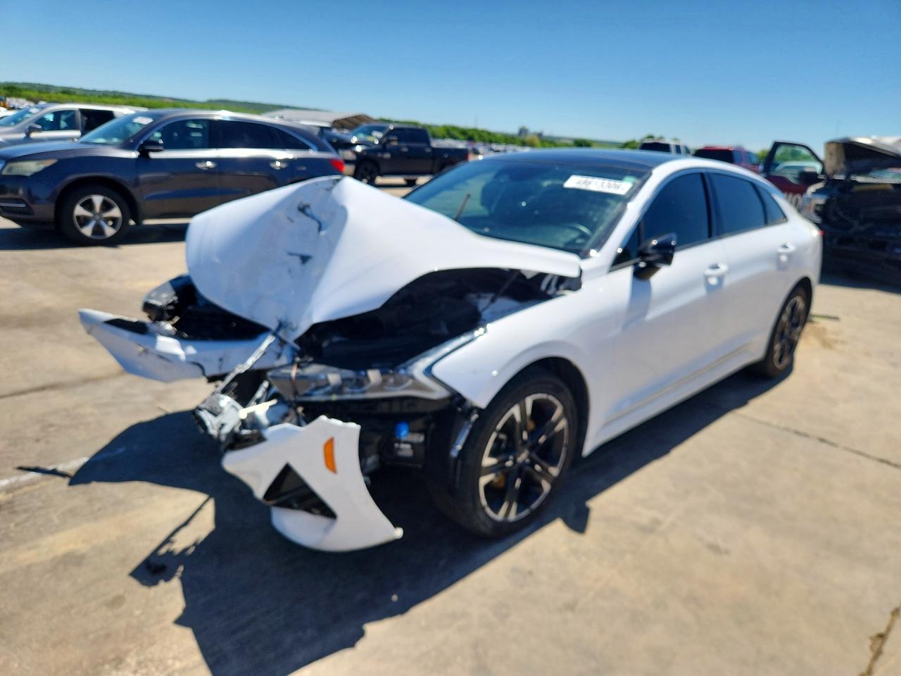 Salvage Kia K5 Image