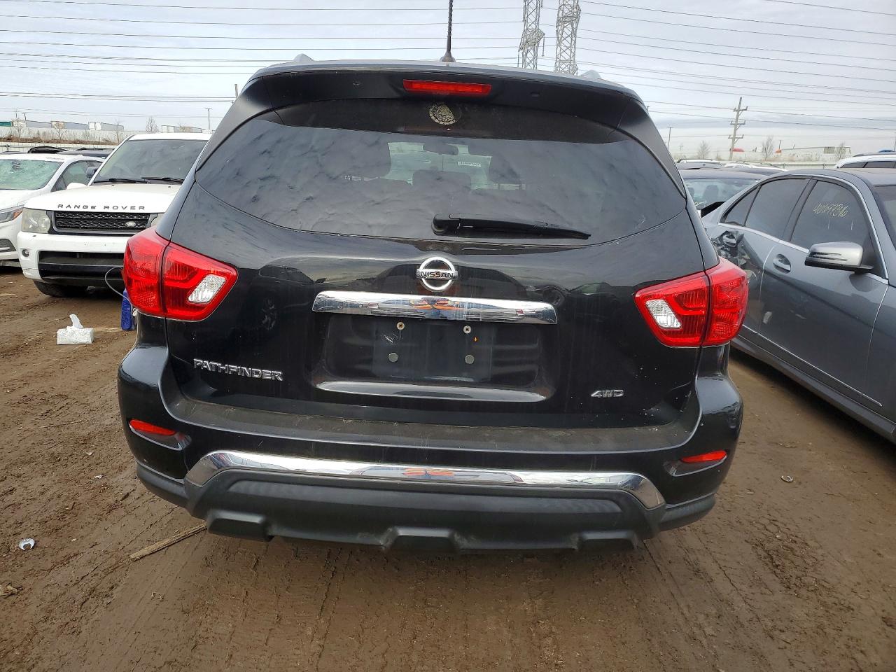 Nissan Pathfinder S