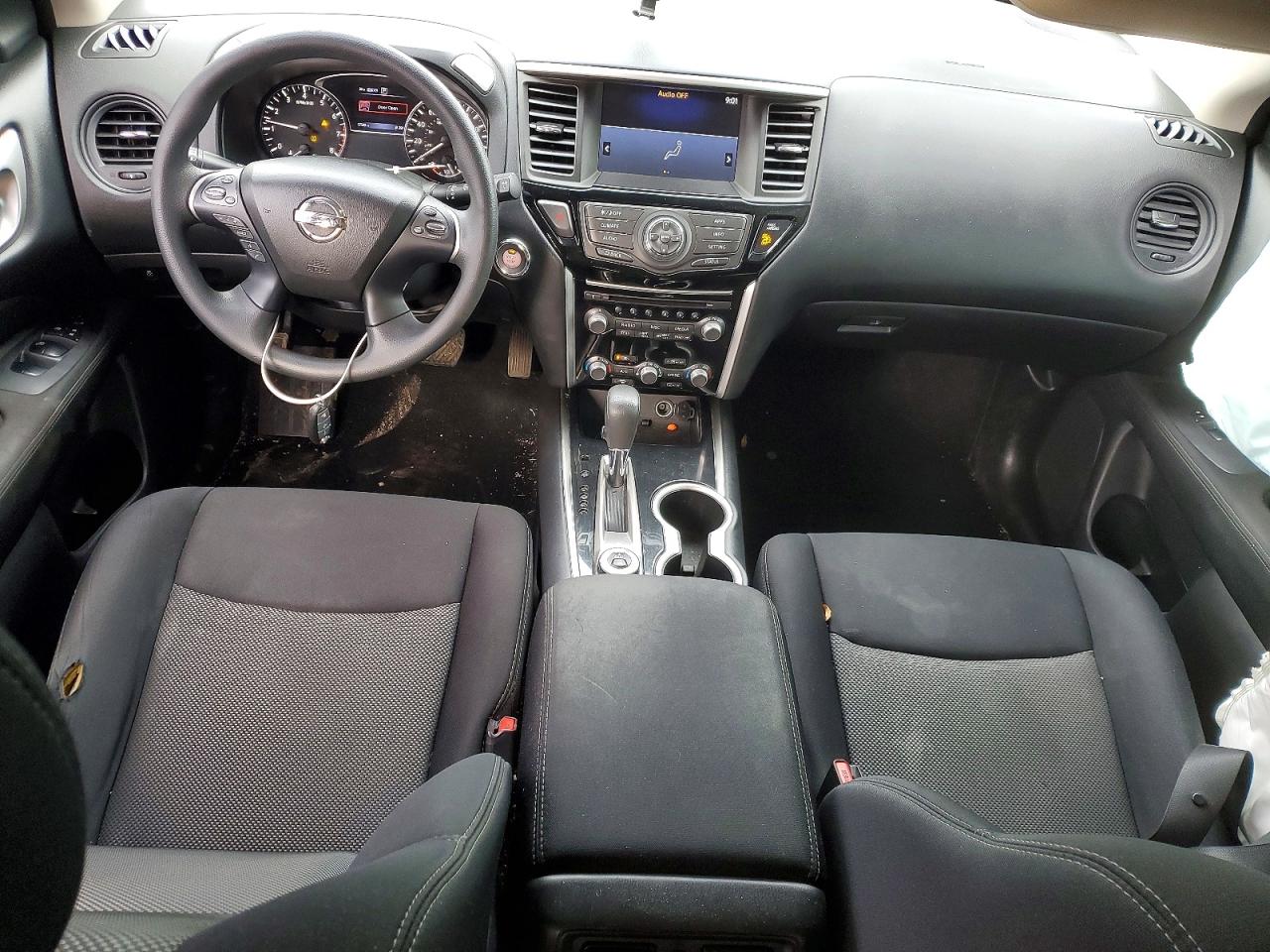 Nissan Pathfinder S