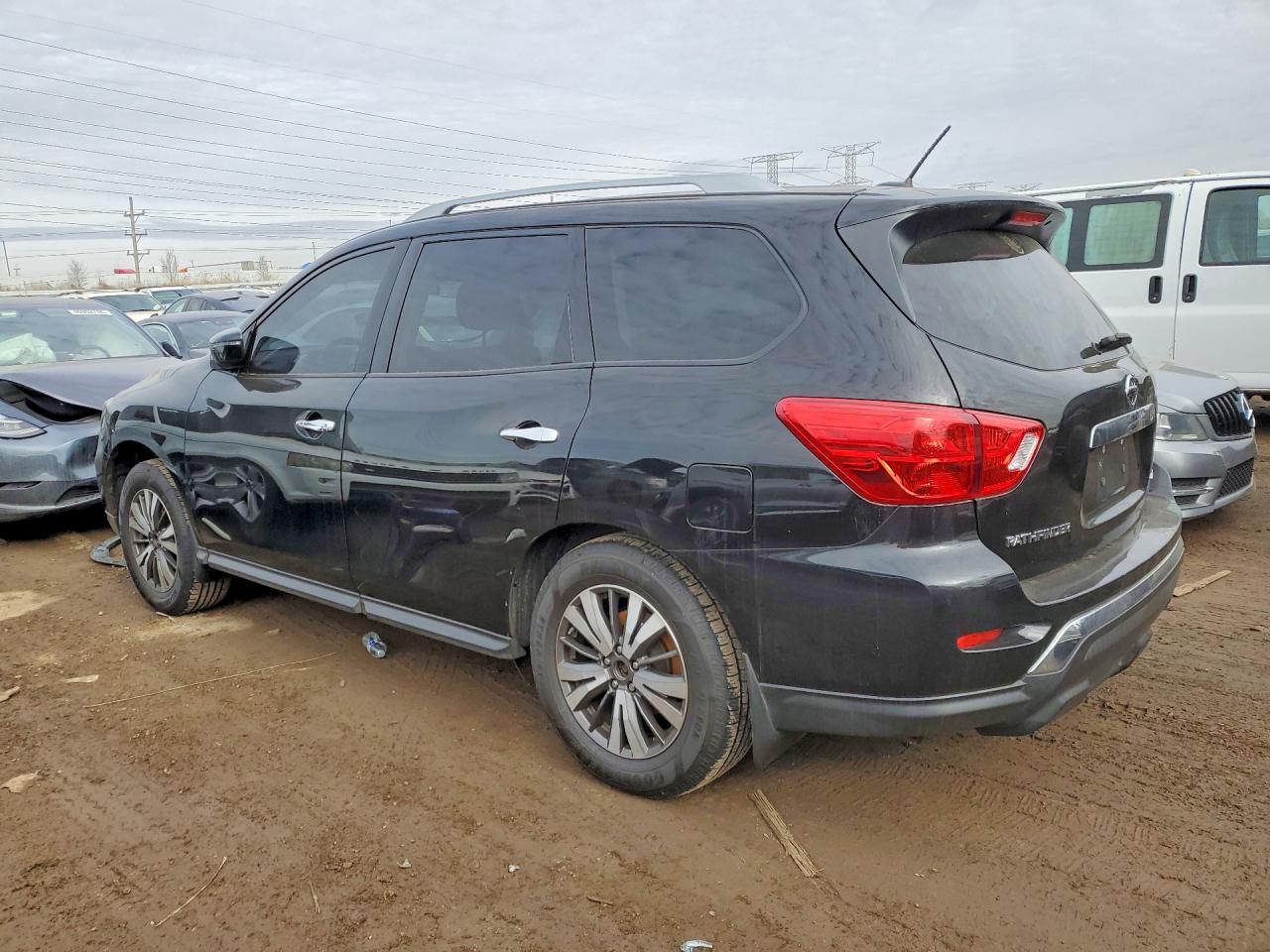 Nissan Pathfinder S