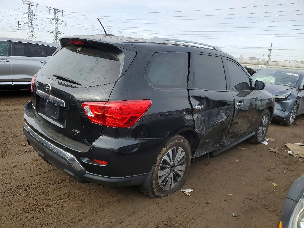 Nissan Pathfinder S