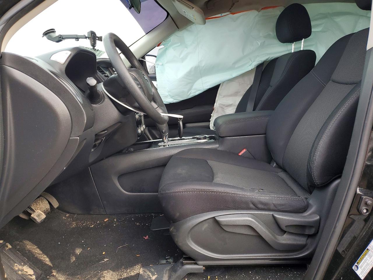 Nissan Pathfinder S