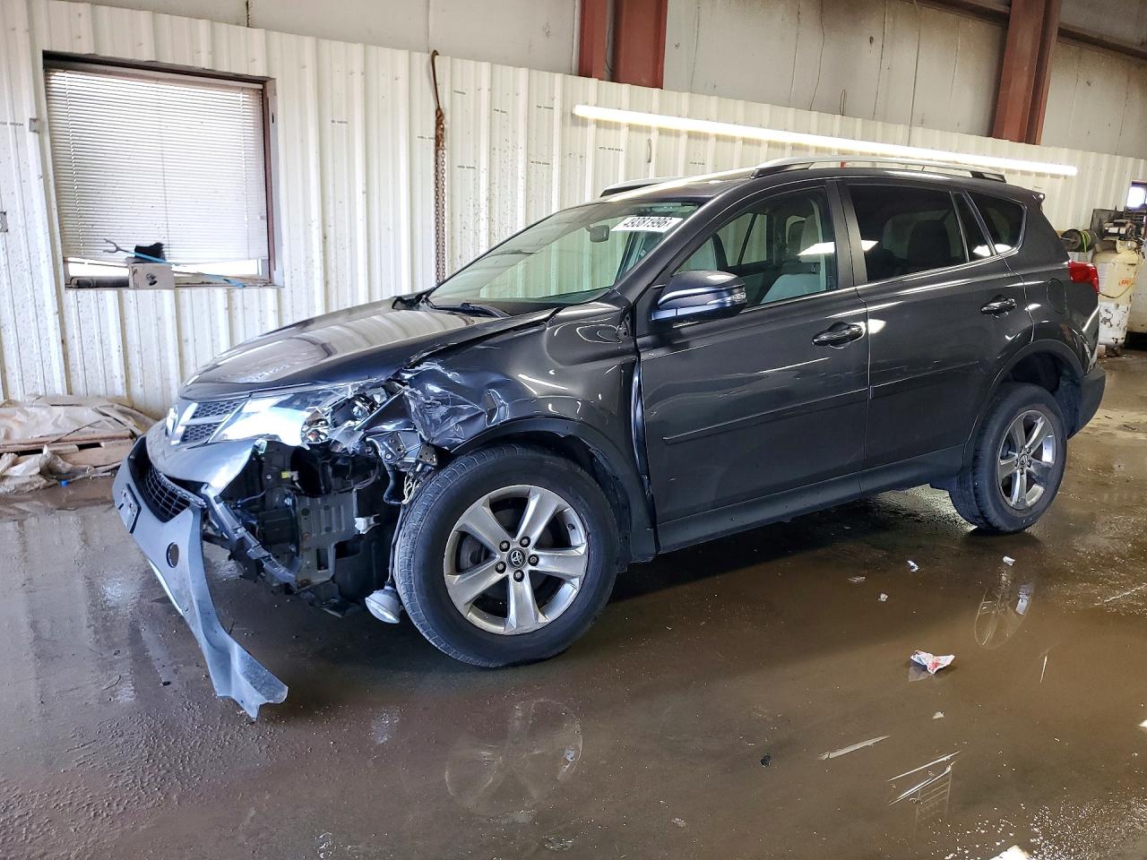 Salvage Toyota RAV4 Image