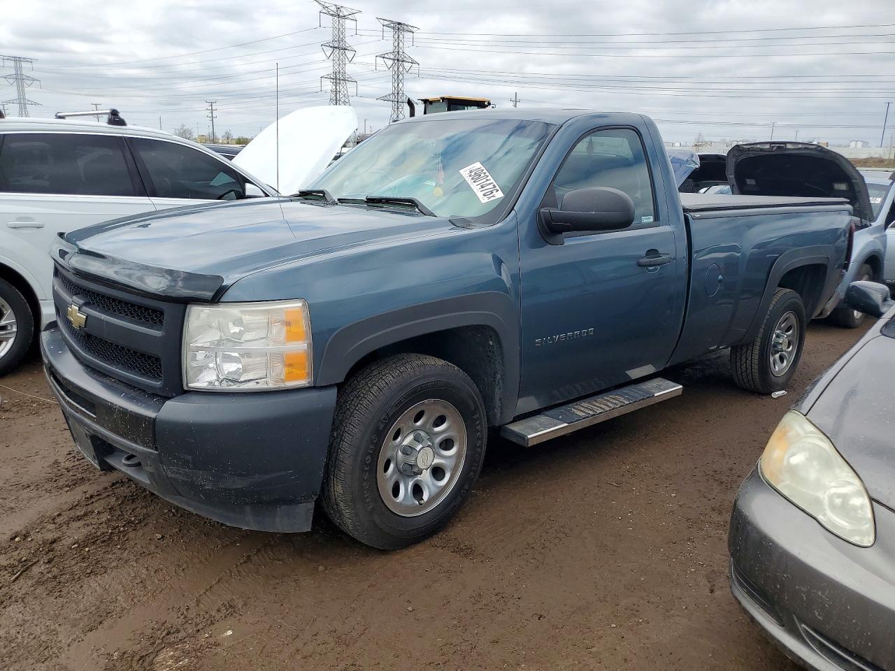 Salvage Chevrolet Silverado Image