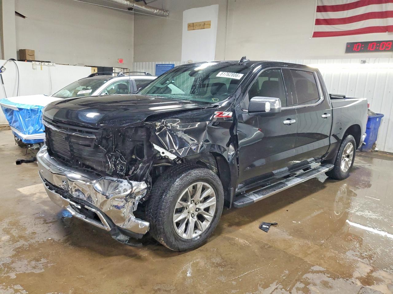 Salvage Chevrolet Silverado Image