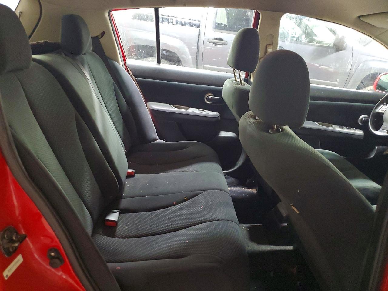 Nissan Versa 1.8 S