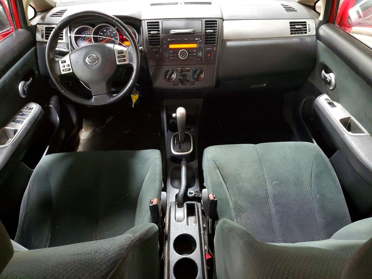 Nissan Versa 1.8 S