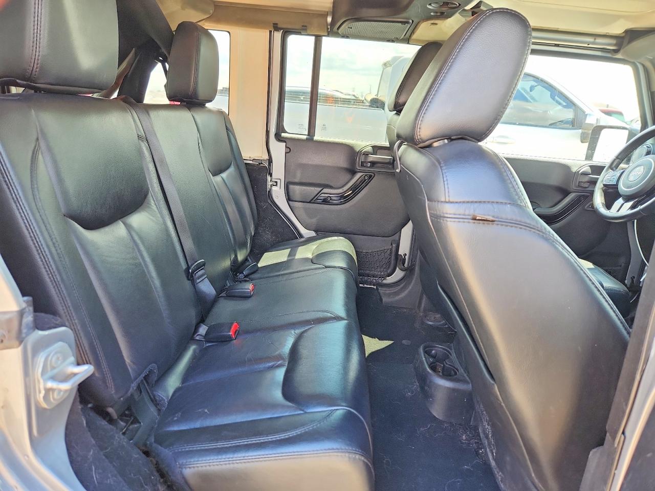 Jeep Wrangler Sahara