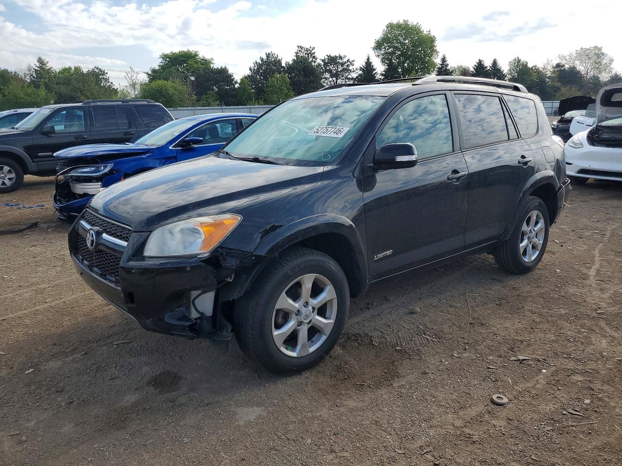 Salvage Toyota RAV4 Image