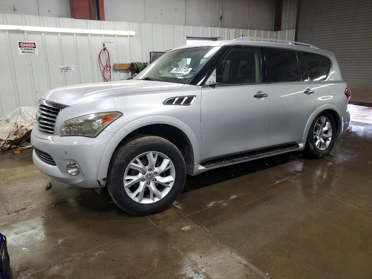 Salvage INFINITI Qx Image